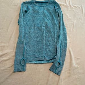 Lululemon top